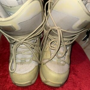 DC Beige snowboard boots